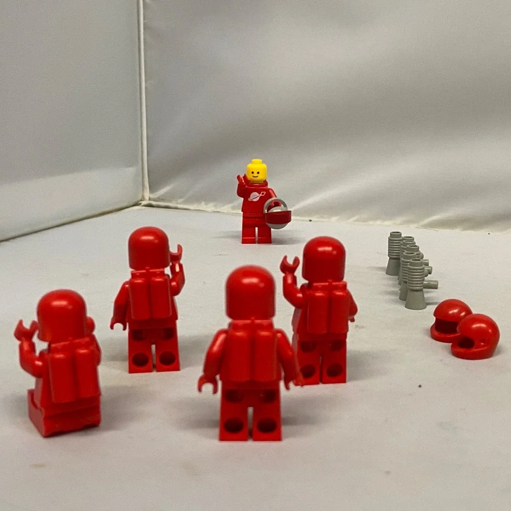 Space LEGO Classic Space 5x Minifigures Various Accessories Vintage